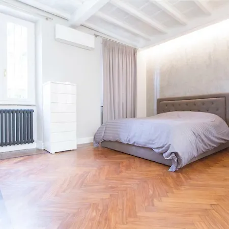 Apartment Elegante E Completamente Arredato In Duomo *