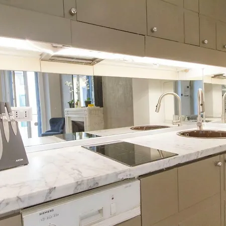 Apartment Elegante E Completamente Arredato In Duomo Milan
