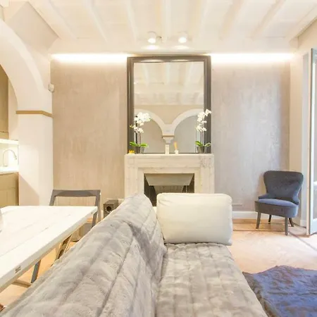 Appartamento Elegante E Completamente Arredato In Duomo *